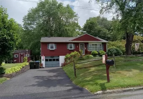 21 Ambassador Ln, Newburgh, NY 12550