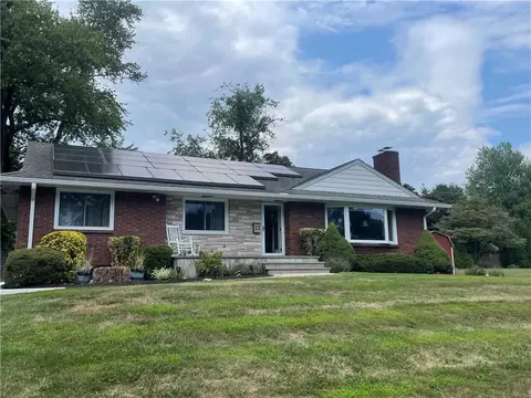 23 Sheridan Ave, Clarkstown, NY 10920