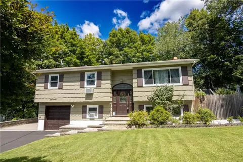 19 Stony Hill Ln, Clarkstown, NY 10994
