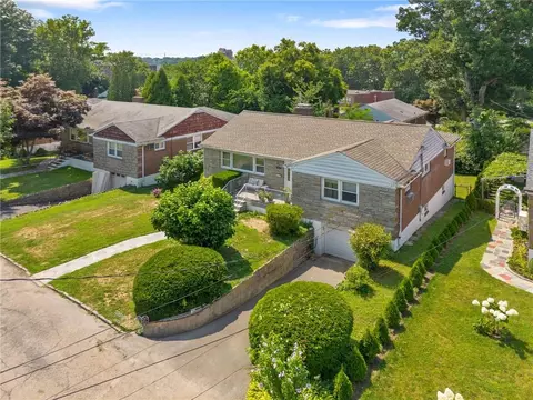 45 Algonquin Rd, Yonkers, NY 10710
