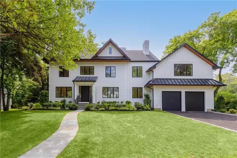 2 Myrtledale Rd, Scarsdale, NY 10583