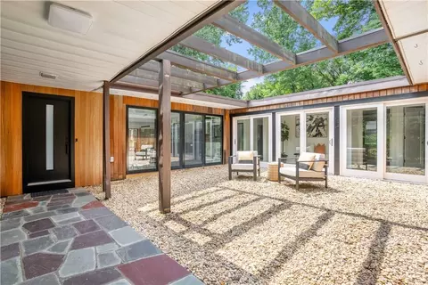 27 Woods End Rd, Greenburgh, NY 10530