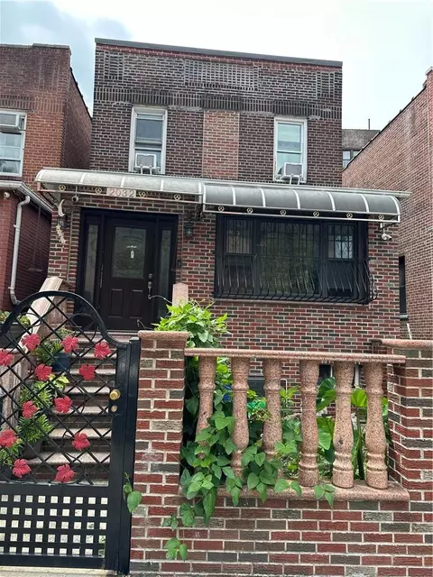 2032 Benedict Ave, New York, NY 10462
