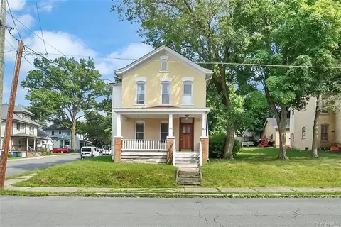 63 Broad St, Middletown, NY 10940
