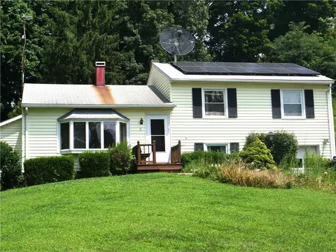 11 Dakin Rd, Wappingers Falls, NY 12590