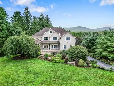 2 Trinity Pl, Cornwall, NY 12518