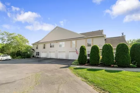 61 Olde Wagon Rd, Warwick, NY 10990