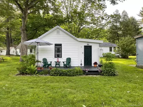 29 Kraw St #6, Spring Glen, NY 12483