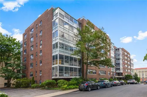 2 Washington Sq #5B, Larchmont, NY 10538