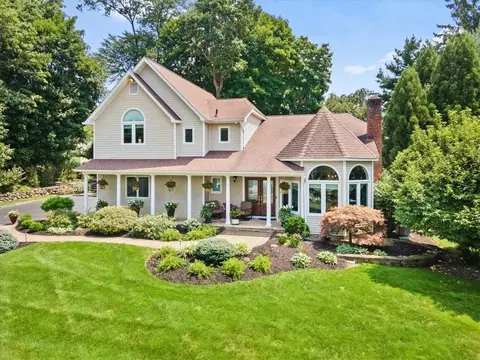 280 Mirth Dr, Clarkstown, NY 10989