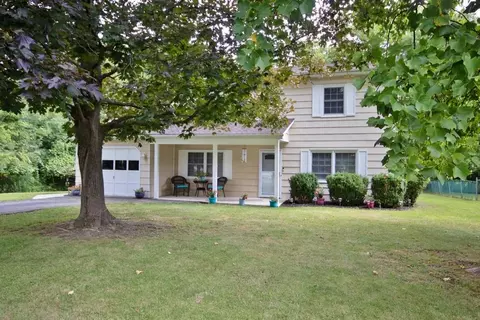 47 Park Hill Dr, New Windsor, NY 12553