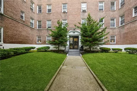 811 Bronx River Rd #6I, Yonkers, NY 10708