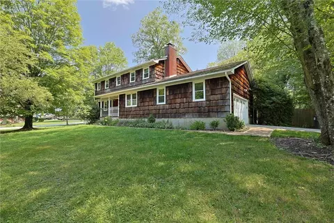 16 Elm Rd, Mount Hope, NY 10940