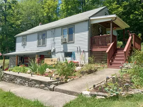 300 Tillson Lake Rd, Wallkill, NY 12589