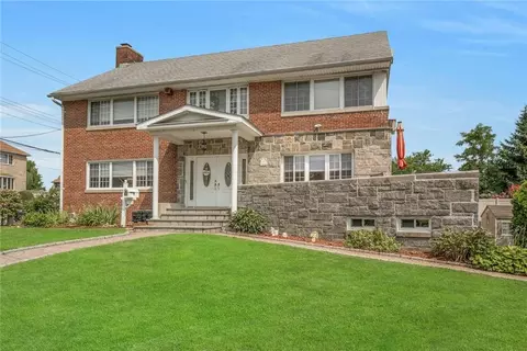 3335 Agar Pl, New York, NY 10465