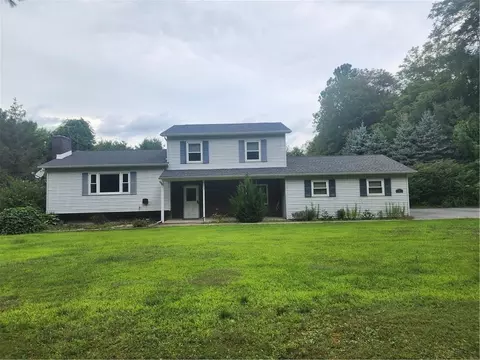 523 Old Hopewell Rd, East Fishkill, NY 12533
