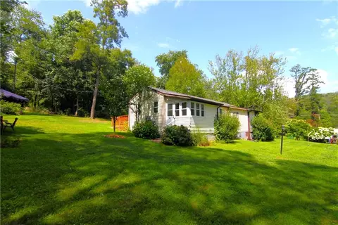191 Sylvan Lake Rd #10, Beekman, NY 12533