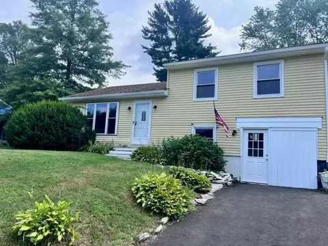 6 Ardmore Dr, Wappinger, NY 12590