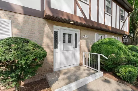 94 Parkside Dr #3, Ramapo, NY 10901