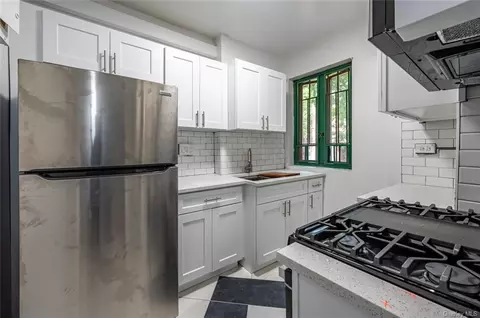 1601 Metropolitan Ave #3G, Bronx, NY 10462