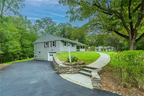 71 Hillis Ter, Poughkeepsie, NY 12603
