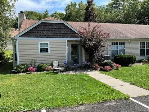29 Hidden Ridge Dr, Thompson, NY 12701