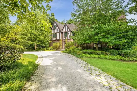 139 S Morris Ln, Scarsdale, NY 10583