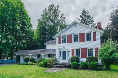 46 Prince St, Red Hook, NY 12571