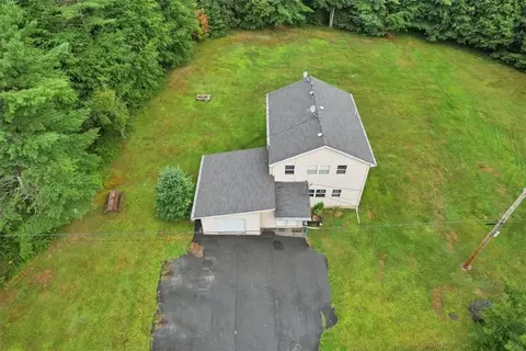 6 Milk Rd, Greenfield Park, NY 12435