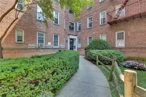 796 Bronx River Rd #B31, Yonkers, NY 10708