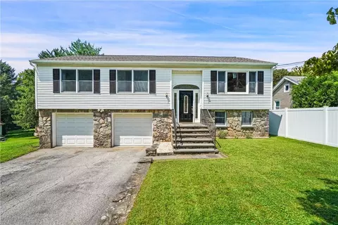 23 Fisher Ln, Katonah, NY 10536