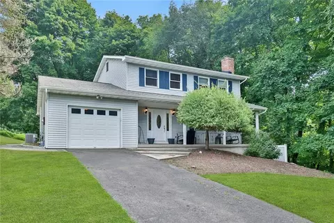 12 Skinner Ct, Tomkins Cove, NY 10986