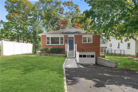 52 Narragansett Ave, Ossining, NY 10562