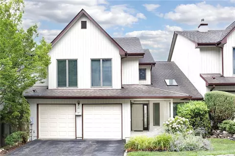 21 Fox Ct, Ramapo, NY 10901