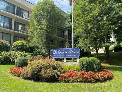 152 Overlook Ave #2N, Peekskill, NY 10566