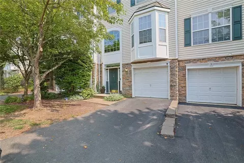 7 Gillian Ct, Monroe, NY 10950