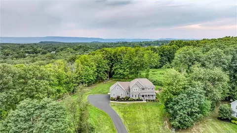 35 Madison Ct, Newburgh, NY 12589