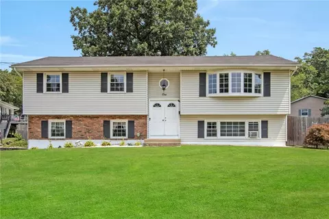 1 Cranford Rd, Clarkstown, NY 10954
