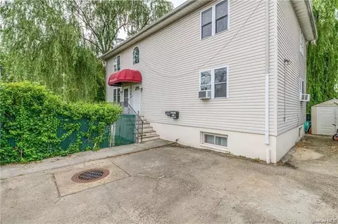106 Carroll St, New York, NY 10464