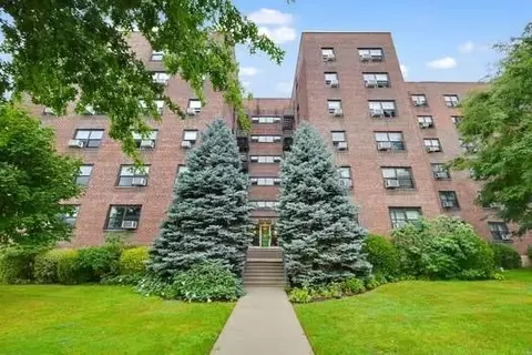 73-51 Bell Blvd #4C, Oakland Gardens, NY 11364