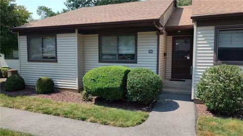 74 C Independence Ct, Yorktown, NY 10598