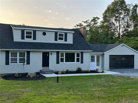 80 Burlingham Rd, Crawford, NY 12566