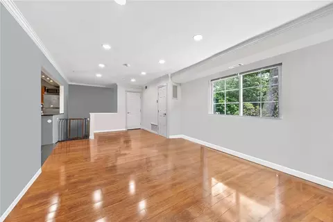 230 Lake Pointe Cir #230, Middle Island, NY 11953