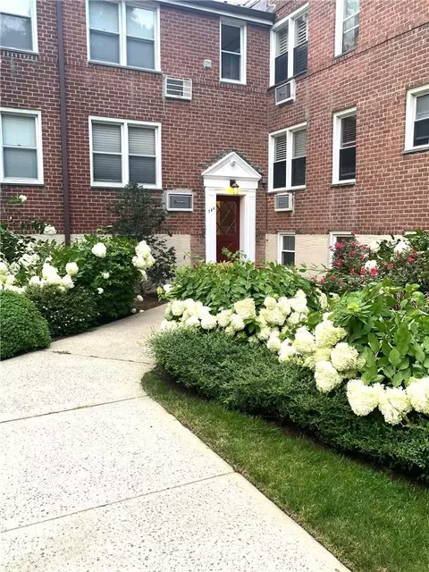 704 Palmer Ct #2C, Mamaroneck, NY 10543