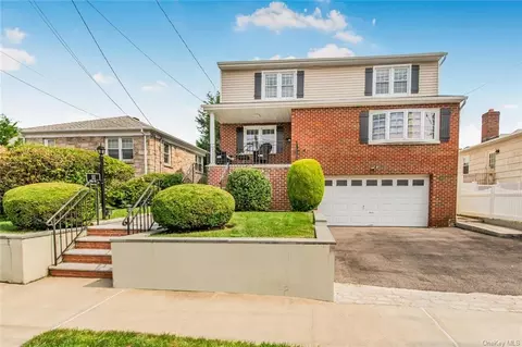 11 Durst Pl, Yonkers, NY 10704