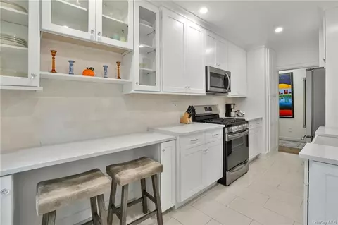 294 Bronxville Rd # 5F, Yonkers, NY 10708