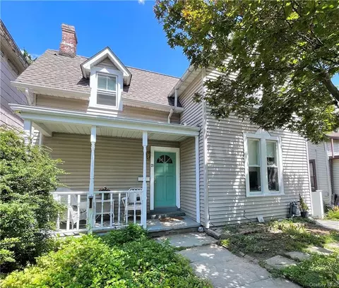 21 Boyce St, Beacon, NY 12508