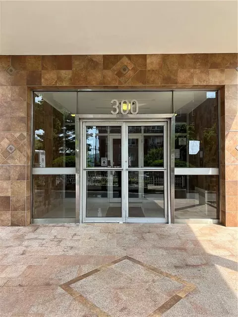300 N Broadway #3H, Yonkers, NY 10701