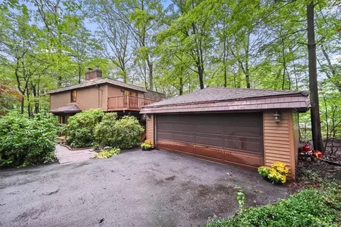 41 Spice Bush Ln, Tuxedo, NY 10987