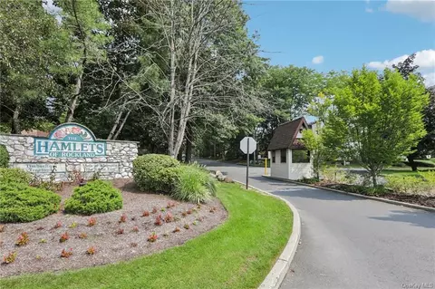 251 Treetop Cir, Clarkstown, NY 10954